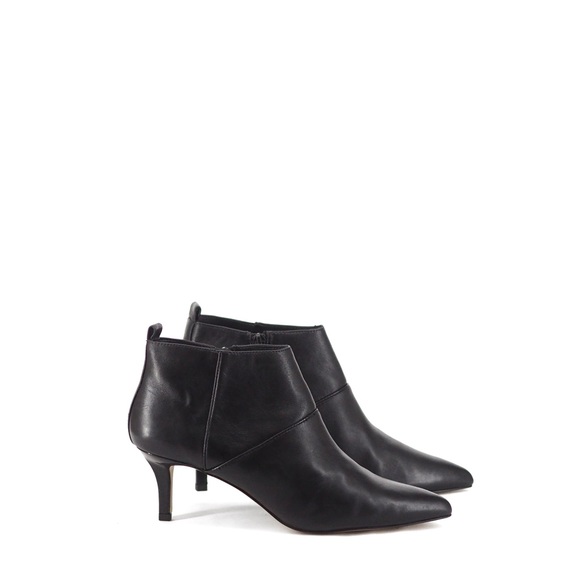 Donald J. Pliner Shoes - Donald J Pliner | black leather zip up ankle boots